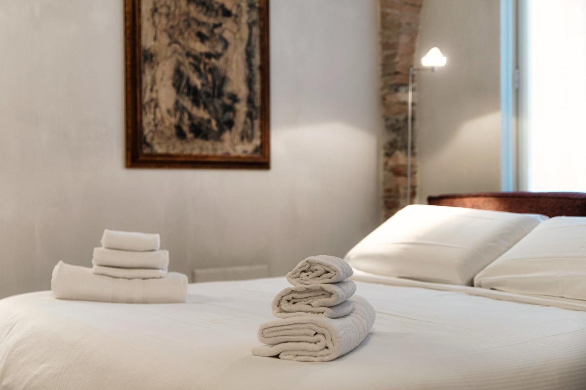 Suites Lorodellago Como - The House Of Travelers ภายนอก รูปภาพ